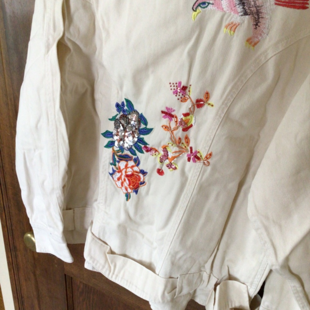 Nasty Gal Embroidered Beaded Oversized Shacket in White Combo sz 4 NWT - Picture 10 of 10